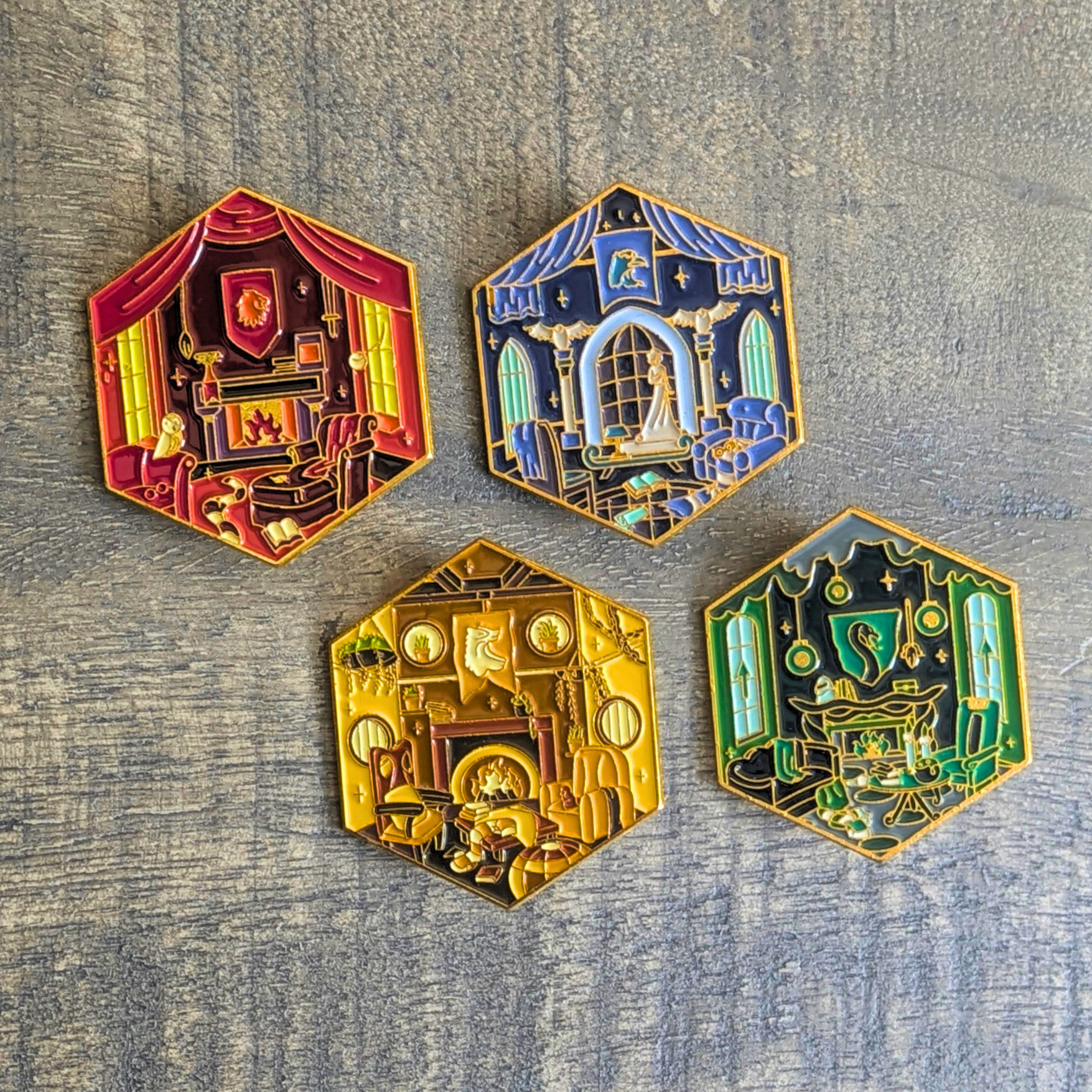 Badge / Pin's métallique Maisons - série Harry Potter