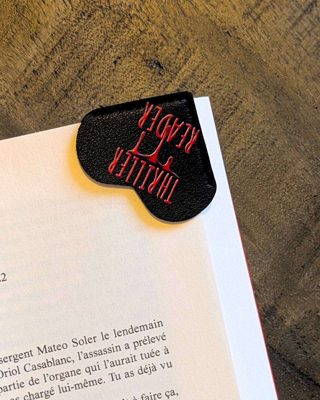 Marque-page coin Thriller reader en simili cuir