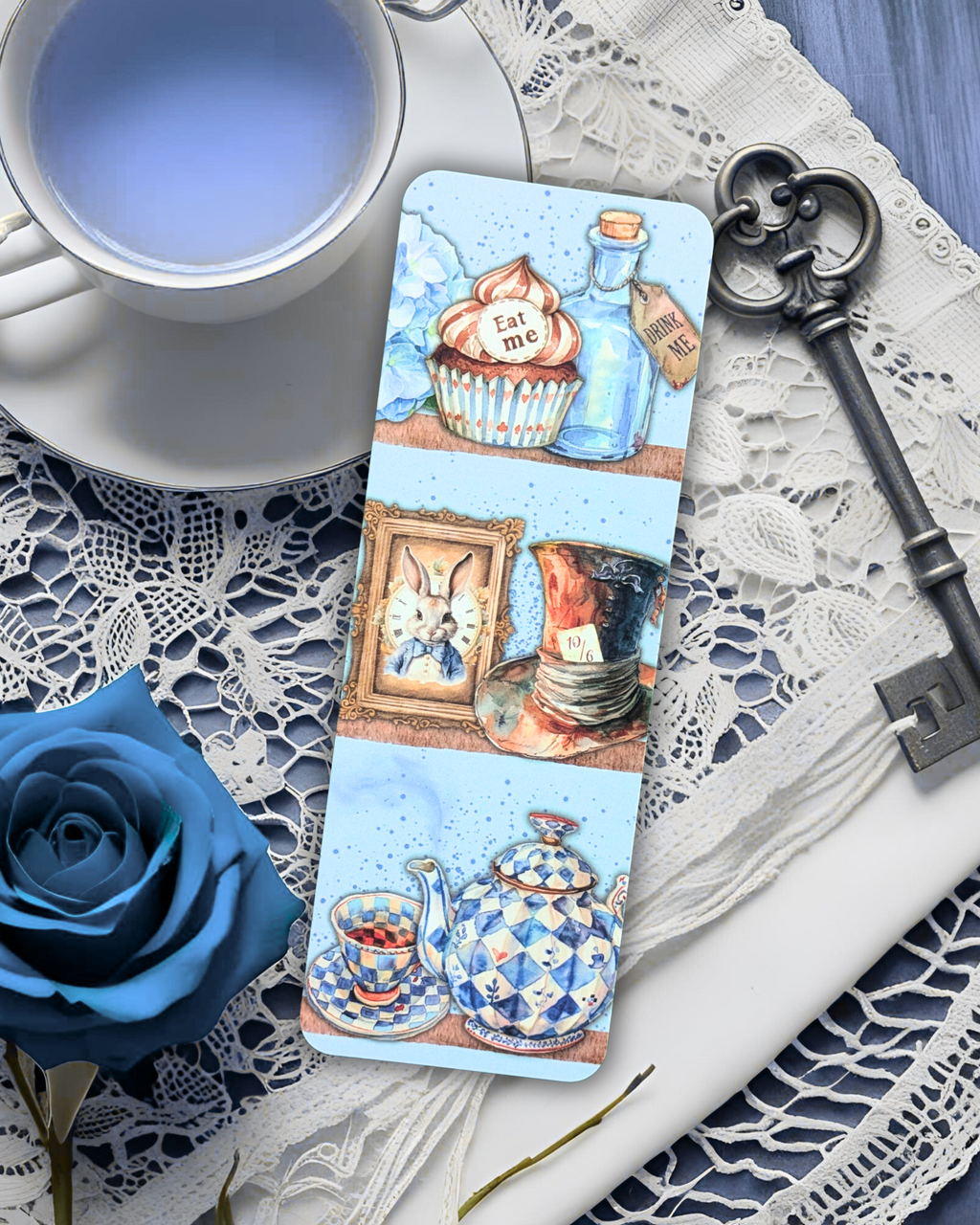 Marque-page soft touch « Les étagères d'Alice » – Collection Alice in Wonderland