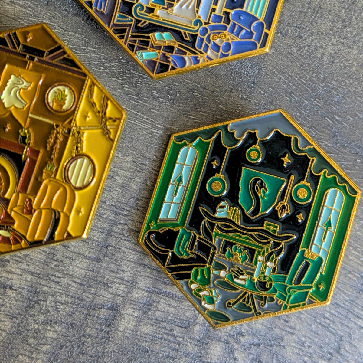 Badge / Pin's métallique Maisons - série Harry Potter