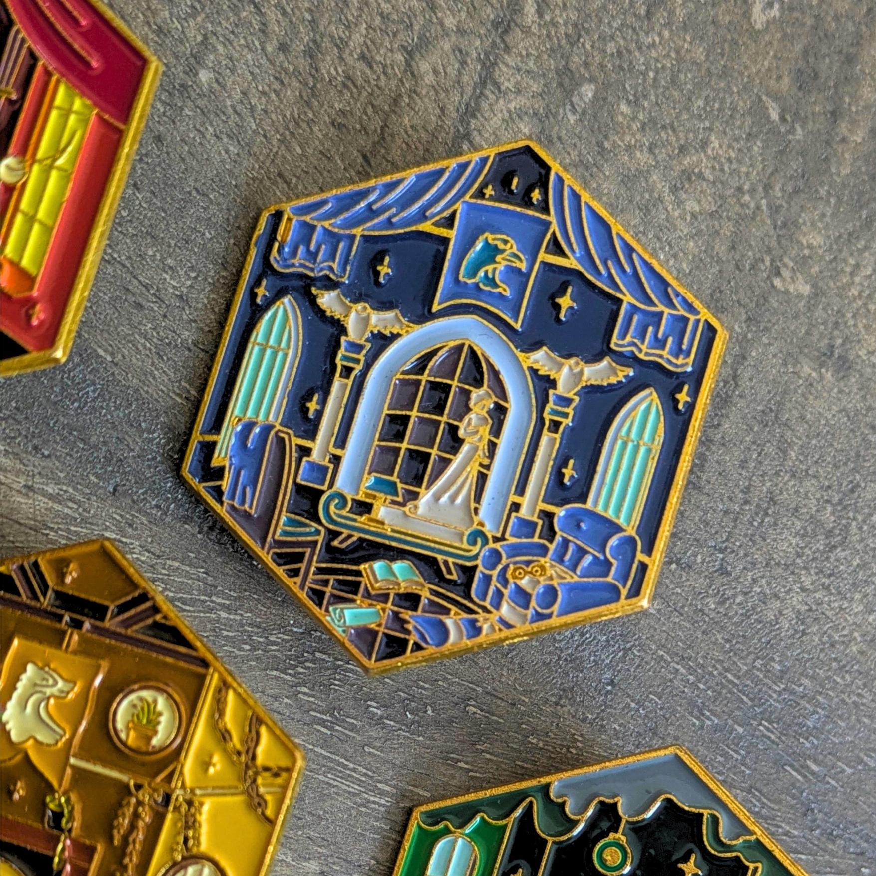 Badge / Pin's métallique Maisons - série Harry Potter