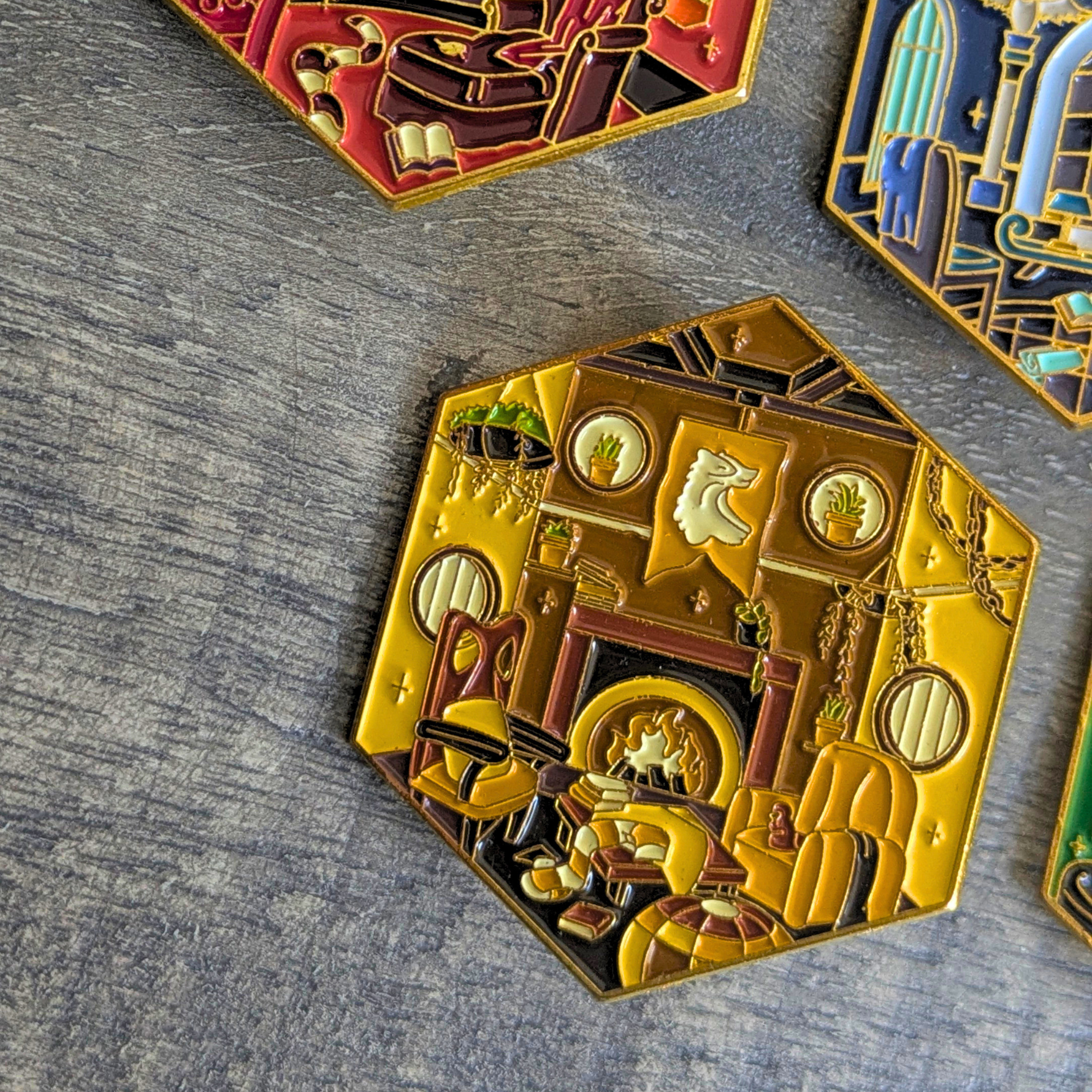 Badge / Pin's métallique Maisons - série Harry Potter