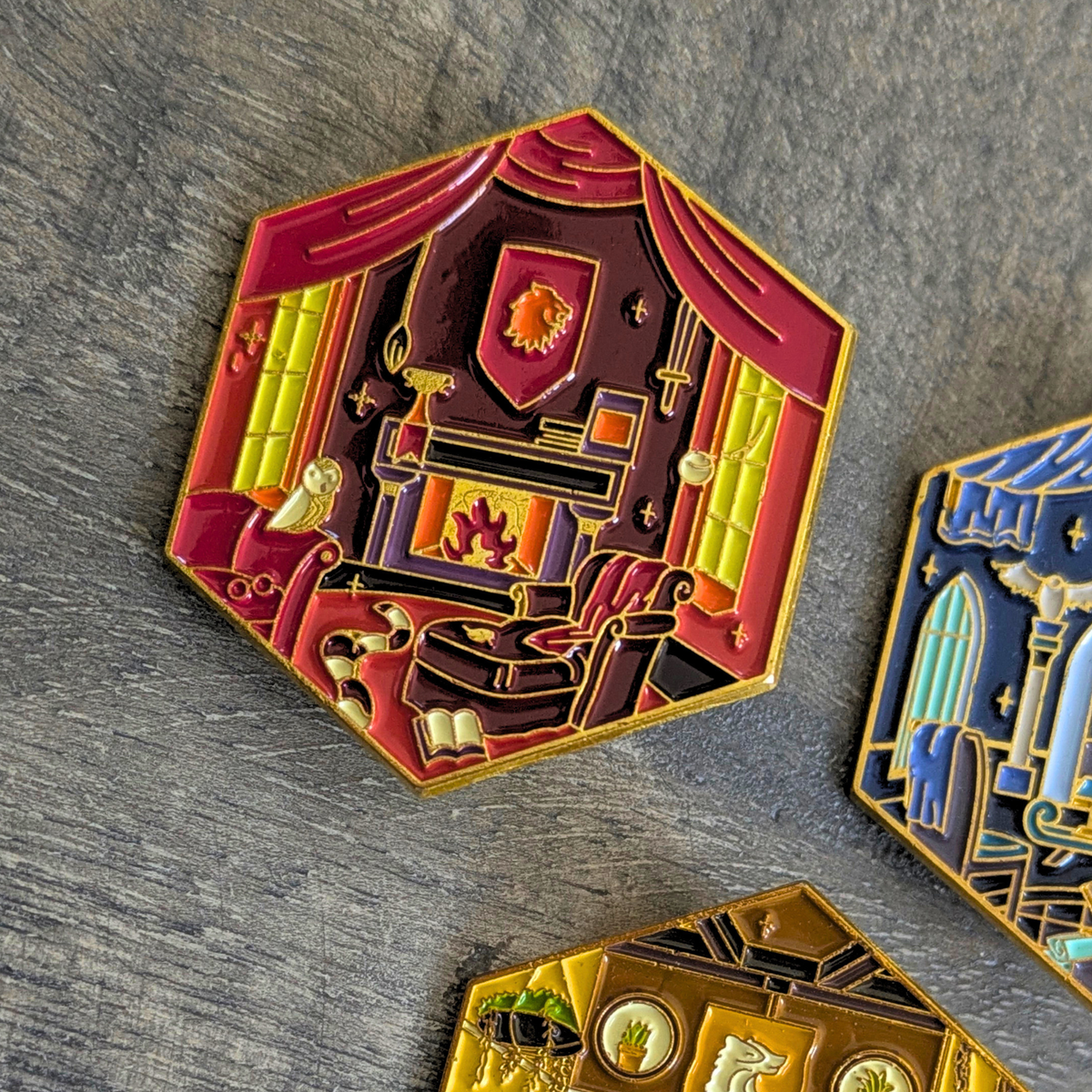 Badge / Pin's métallique Maisons - série Harry Potter