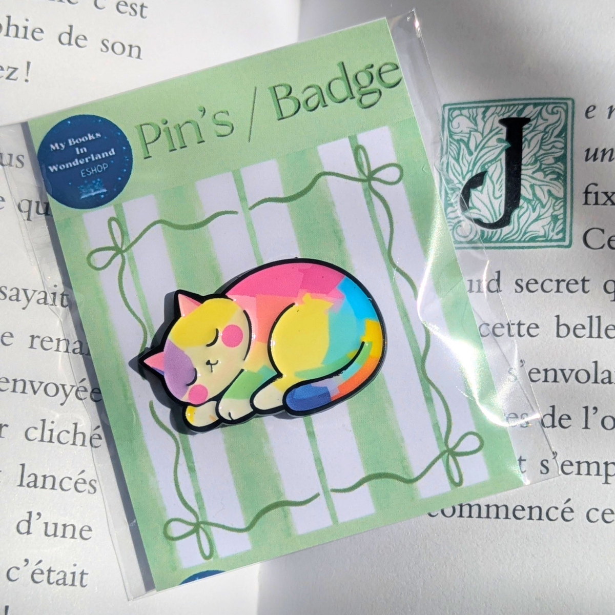Pin's métallique Chat mignon et coloré - Modèle 6